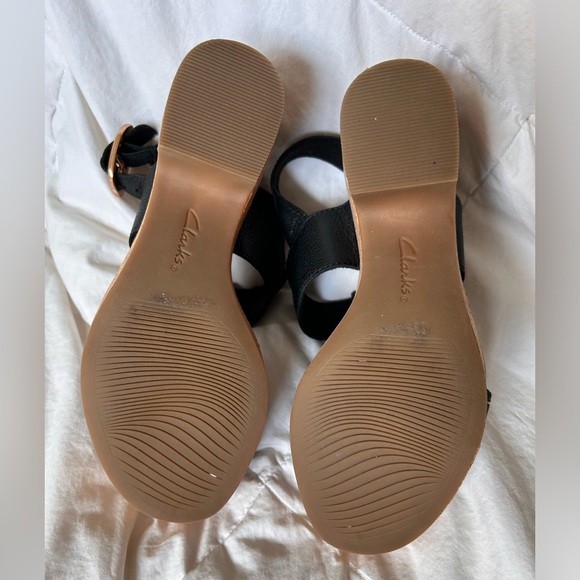 CLARKS WOMEN'S GISELLE STYLE SANDAL - Picture 7 of 10